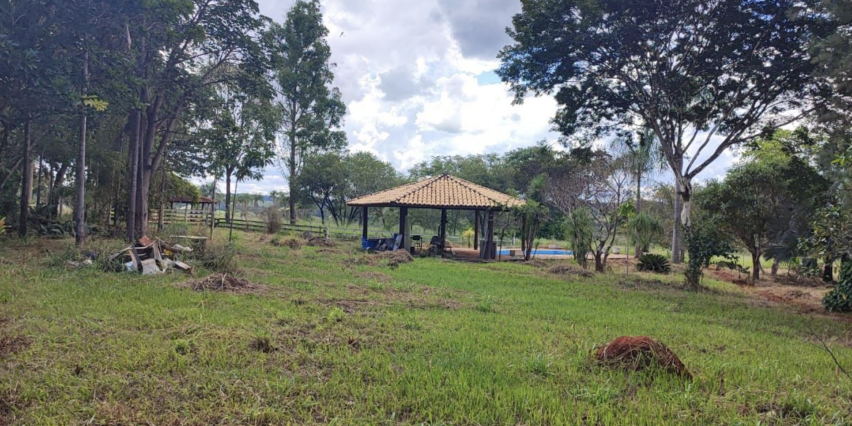 À venda - Chácara em Hidrolândia - Goiás